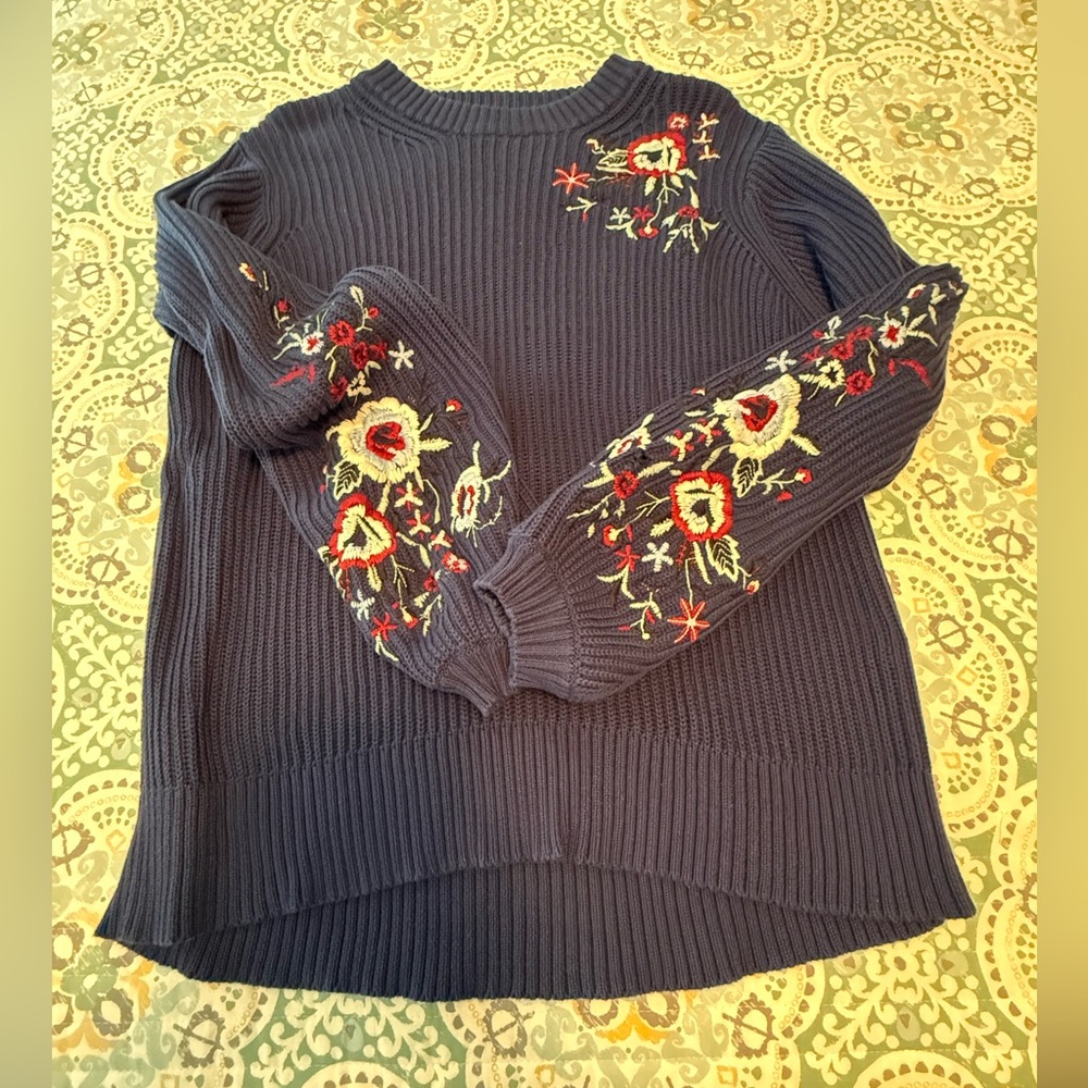 LIKE NEW!! Lucky Brand Embroidered Sweater Size XL
